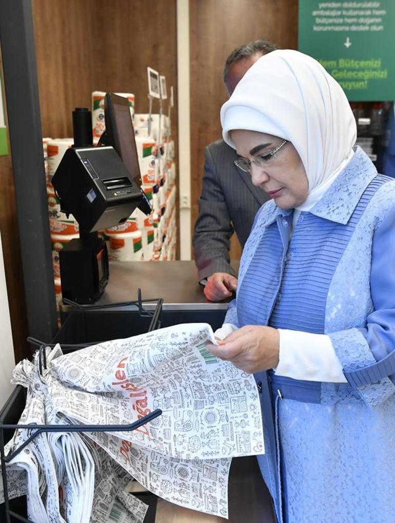 Emine Erdoğan'dan atıksız alışverişi teşvik eden markete ziyaret