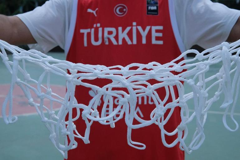 Basketbol tutkunu mühendis, 4 şehirde 100'den fazla potaya file taktı