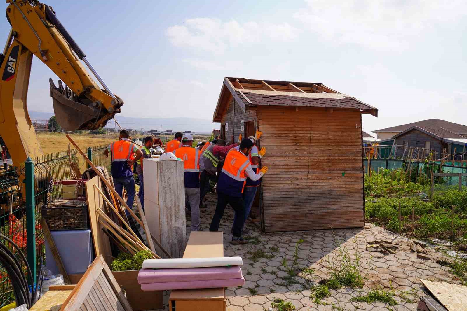 Kuvvetli rüzgarda zarar gören kulübelerde tadilat başladı