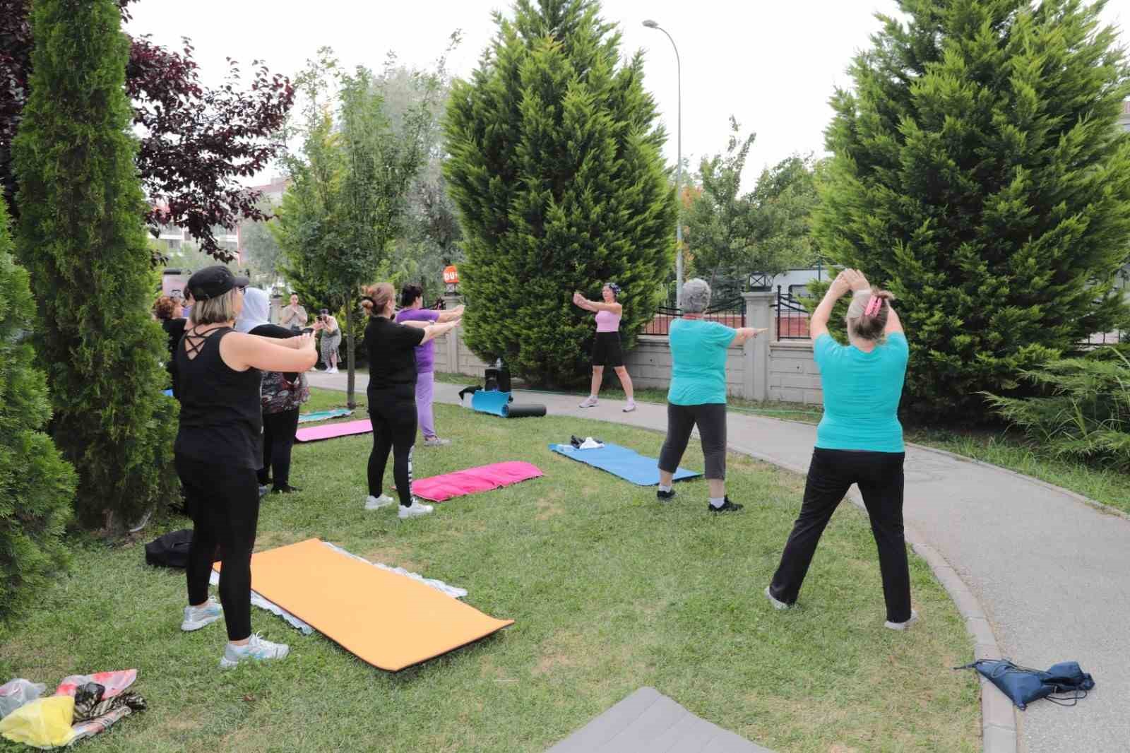 Odunpazarı’nda parklarda spora büyük ilgi