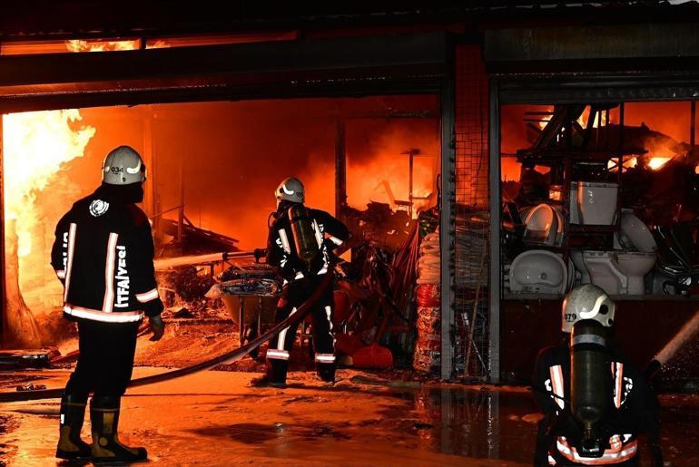 Malatya'da konteyner iş yerleri yanan 25 esnaf, mağduriyetlerinin giderilmesini istedi
