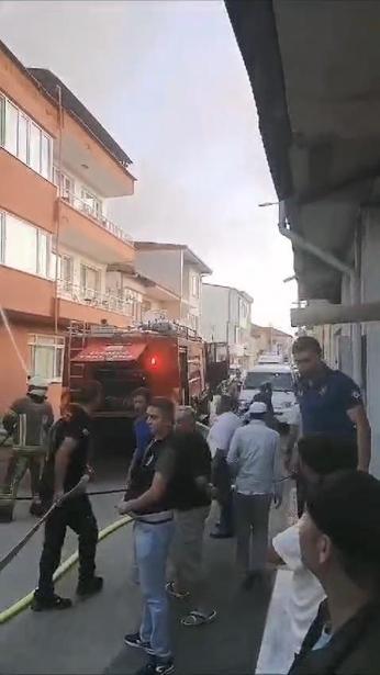 Bursa'da 2 katlı ev, alev alev yandı
