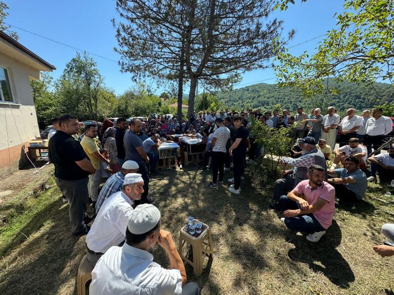 Motosiklet kazasında ölen kuzenler, toprağa verildi