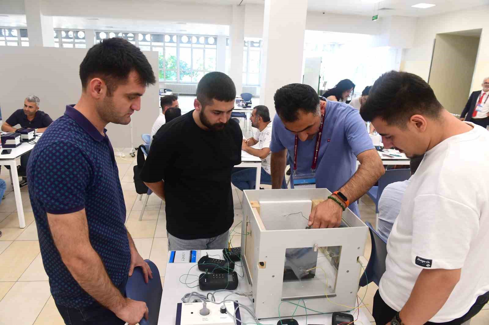 Elektrik Enerjisi Üretim, İletim ve Dağıtımı Önlisans Programı laboratuvar dersleri başladı