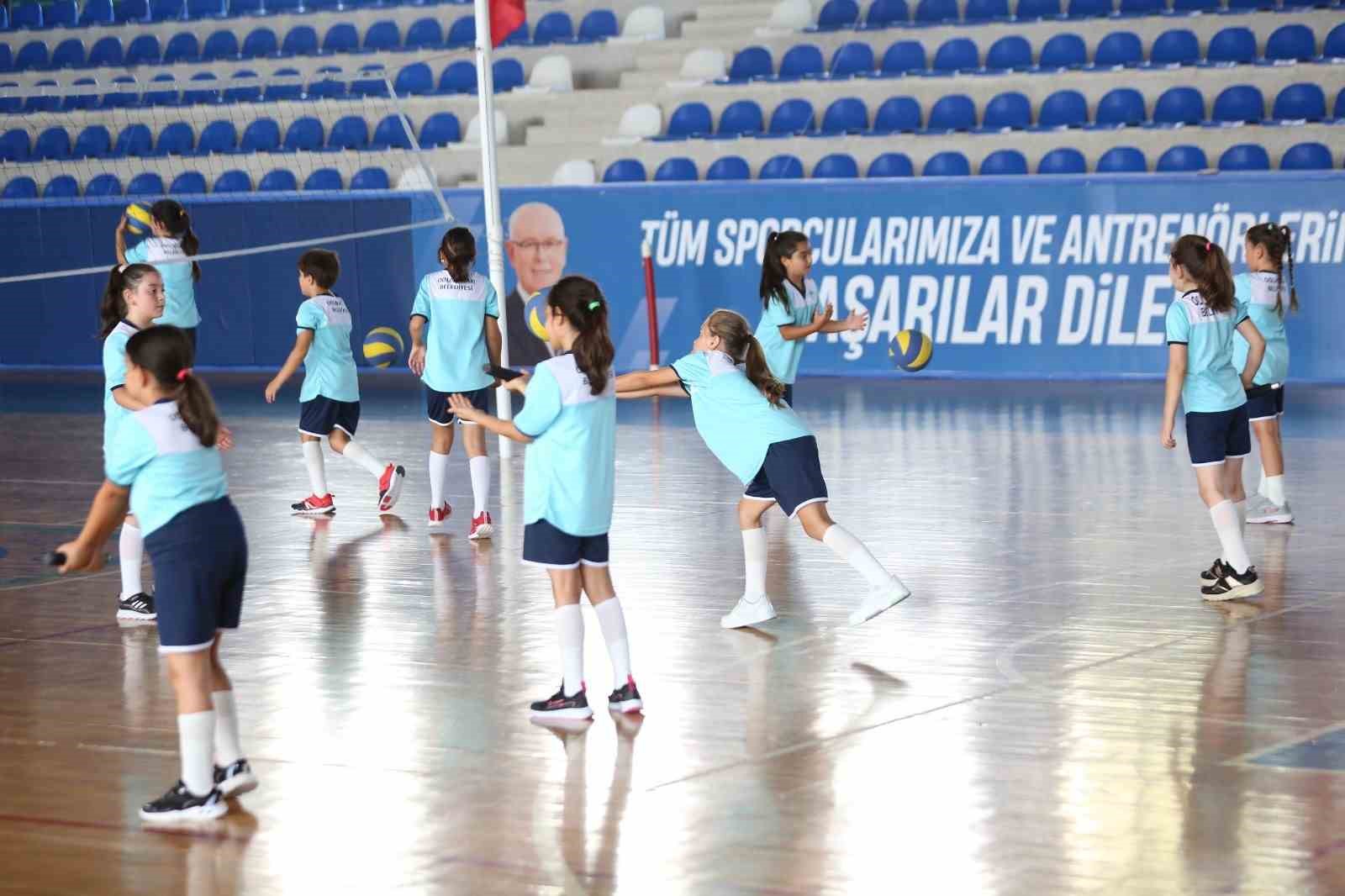 Odunpazarı’nda voleybol yaz okuluna büyük ilgi