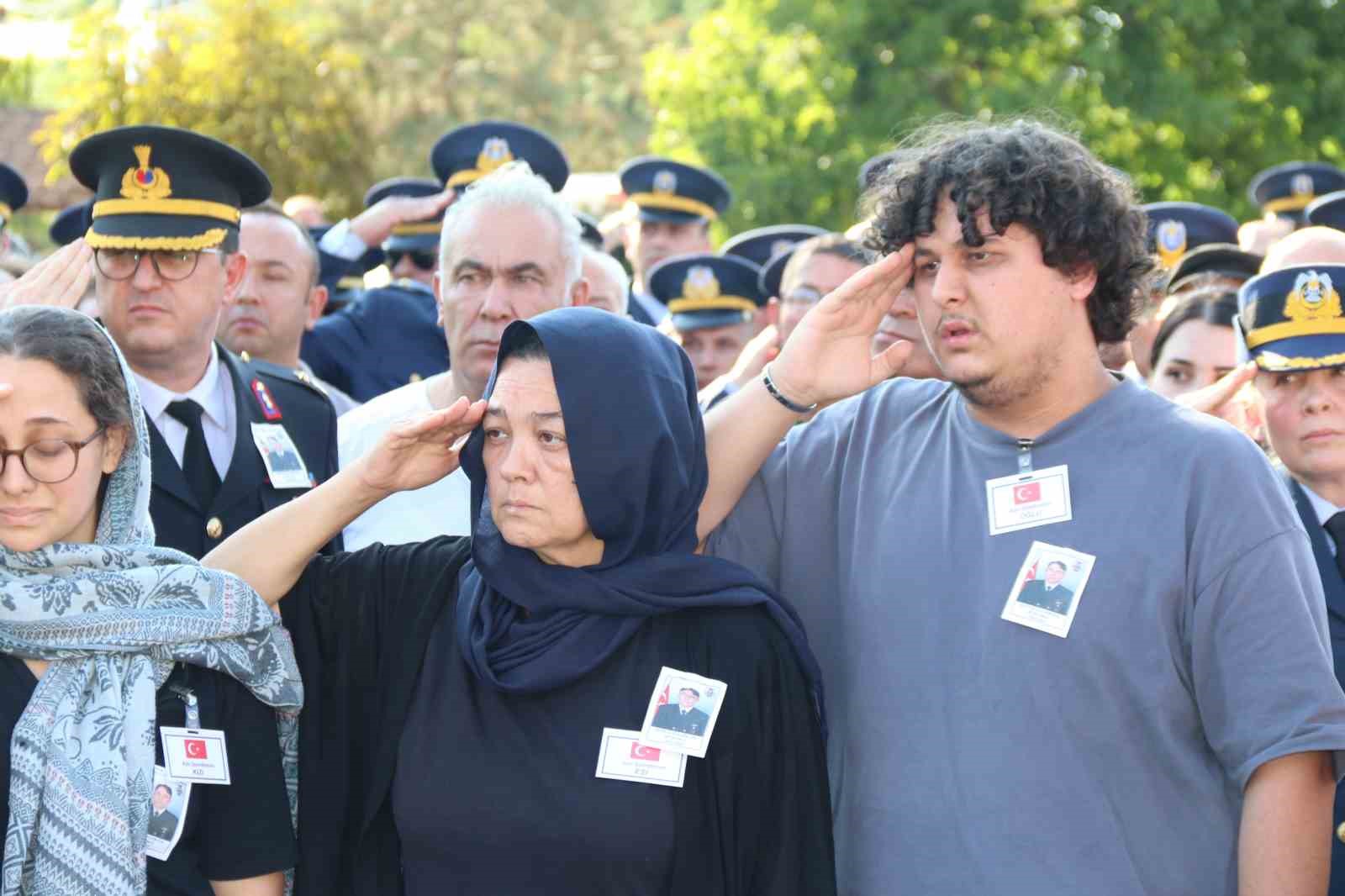 Somali’de şehit olan Uzman Çavuş Seydi Ünlü baba ocağında toprağa verildi