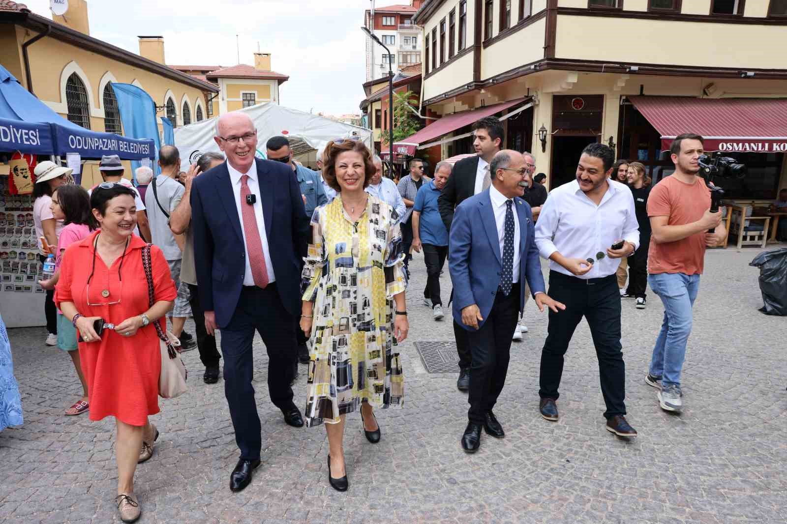 Şehrin festivalleri Büyük Zaferin yıl dönümünde başladı