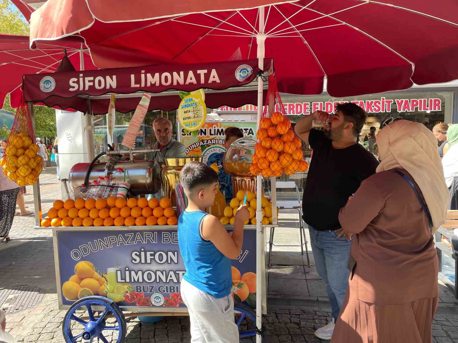 Sifon limonata ve portakal suyu satışları artıyor