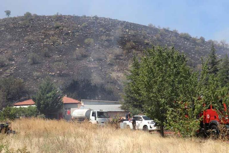 Kayseri'de dağlık arazide yangın