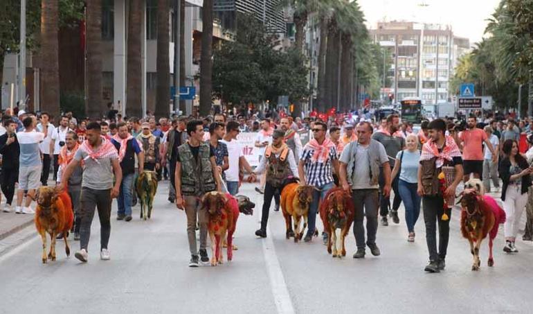 Denizli'de 8 asırdır süren 'Sudan Koyun Atlatma Yarışması ve Çoban Bayramı' öncesi kortej yürüyüşü