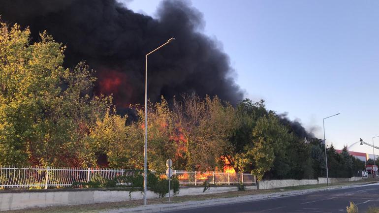 Tekirdağ'da plastik fabrikasında yangın