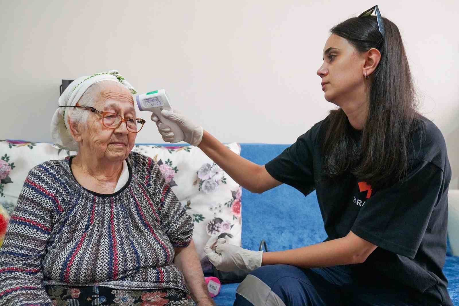 TEBEV’in evde sağlık ve bakım hizmet ile 385 vatandaşın yüzü gülüyor