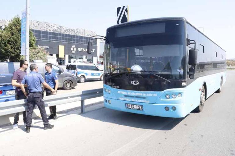 'Aracıma vurdun' deyip, halk otobüsünün anahtarını alıp kaçtı