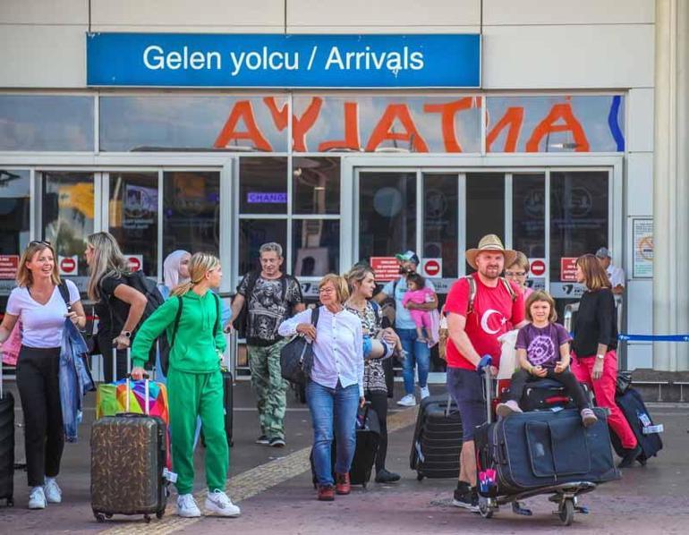 Antalya'da 10 milyon turist rekoru