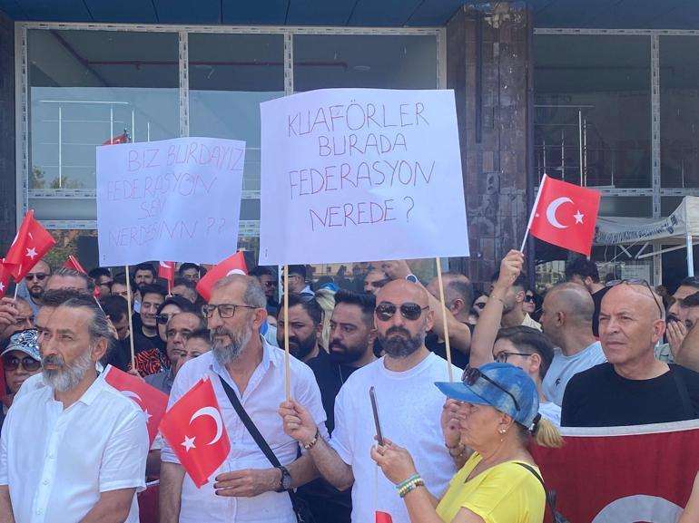 Ankara'da kuaförlerden pazar günü kapanmaya tepki
