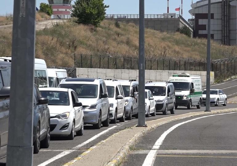 Ankara'daki kazada ölen 5 kişinin cenazeleri Ağrı'ya getirildi