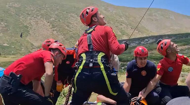 Bursa'da off-road aracı, 100 metrelik uçuruma düştü: 2 yaralı helikopterle alındı