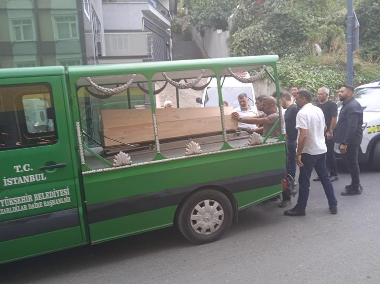 Üsküdar'da kozmetik ürünler satan şirketin sahibi iş yerinin önünde öldürüldü