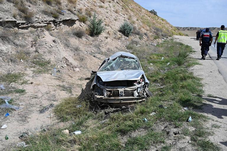 Kırıkkale'de otomobil su kanalına devrildi: 3 yaralı