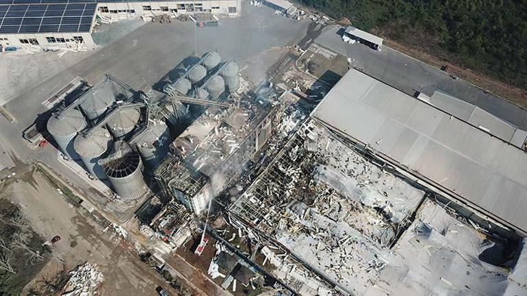 Hendek'te, 1 kişinin öldüğü, 30 kişinin yaralandığı makarna fabrikasında soğutma çalışması