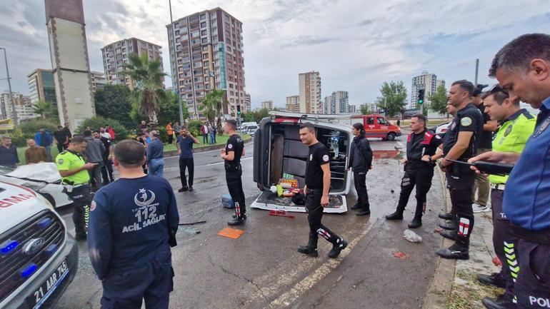 Diyarbakır’da otomobil ile minibüs çarpıştı: 1’i bebek, 10 yaralı