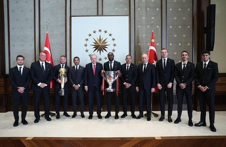 Cumhurbaşkanı Erdoğan, Beşiktaş yönetim kurulunu ve sporcuları kabul etti