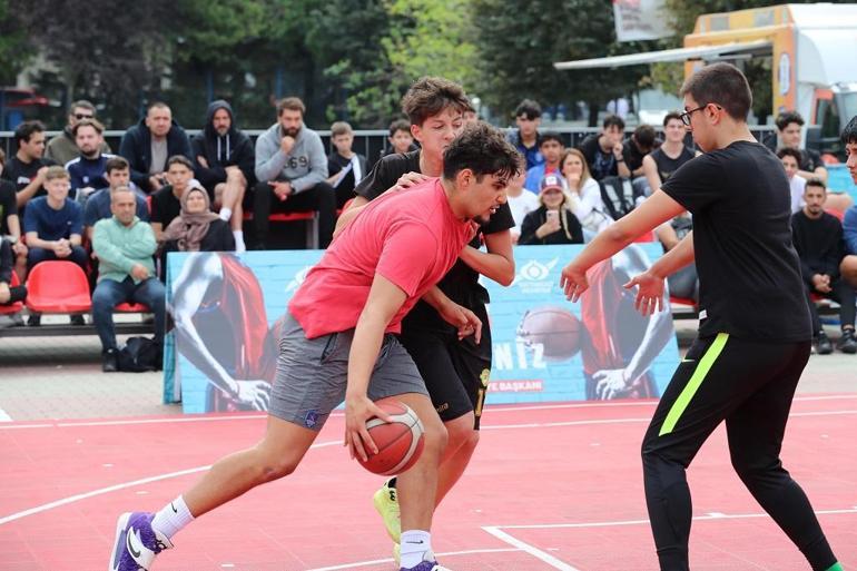 Sultangazi’de 4'üncü geleneksel ‘3x3 Sokak Basketbol Turnuvası’ düzenlendi