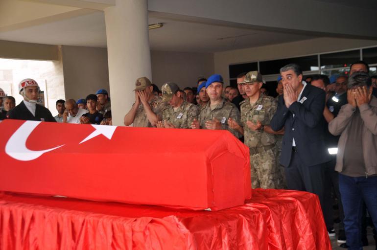 Rahatsızlanıp hayatını kaybeden er, Hatay'da toprağa verildi