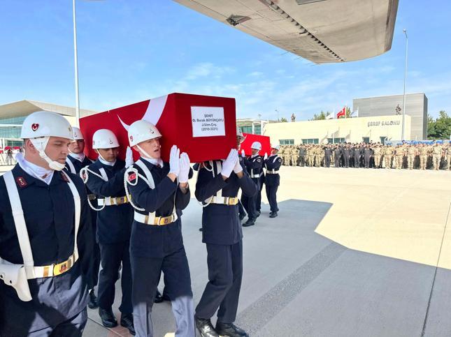 Tunceli’de kazada şehit olan 4 asker, törenle memleketlerine uğurlandı