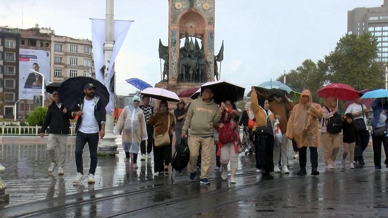 İstanbul'da sağanak yağmur etkili oldu