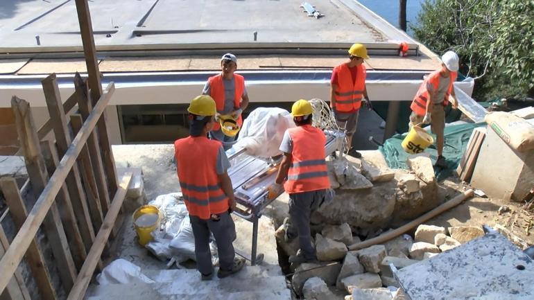 Vaniköy'deki yıkıma 2'nci gününde devam ediliyor