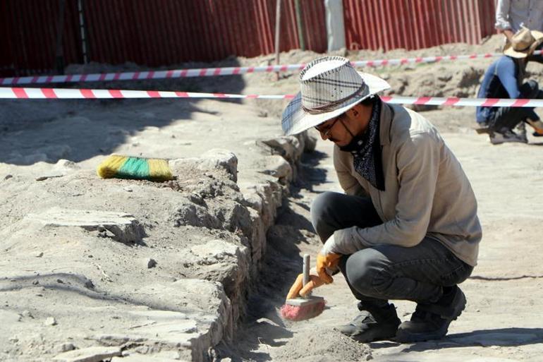 Van'da Osmanlı dönemine ait pazar yeri ortaya çıktı