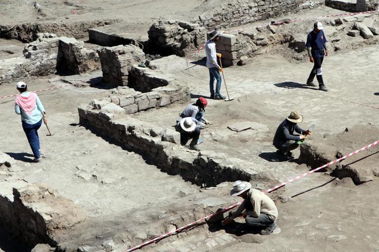 Van'da Osmanlı dönemine ait pazar yeri ortaya çıktı