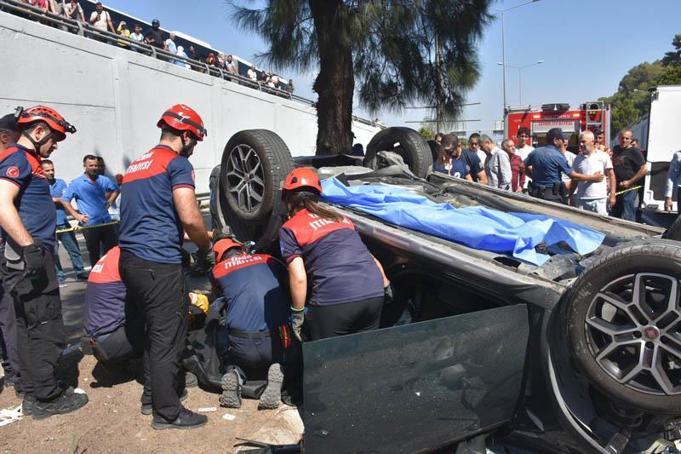 Köprüden düşen otomobilde ölen 3 kadın, son yolculuğuna uğurlandı