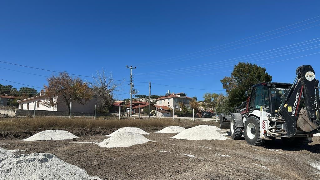 İnönü Belediyesi Dereyalak Mahallesi’ne yeni park kazandırıyor