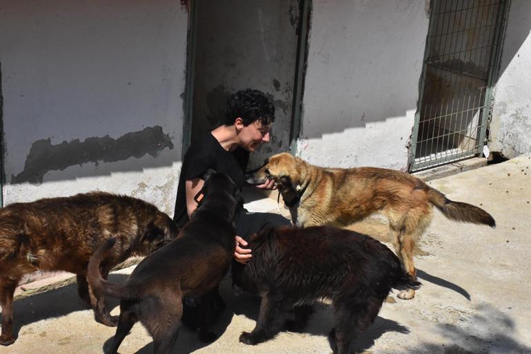 Ünlü şarkıcı Can Bonomo'nun ablası intihara kalkıştı