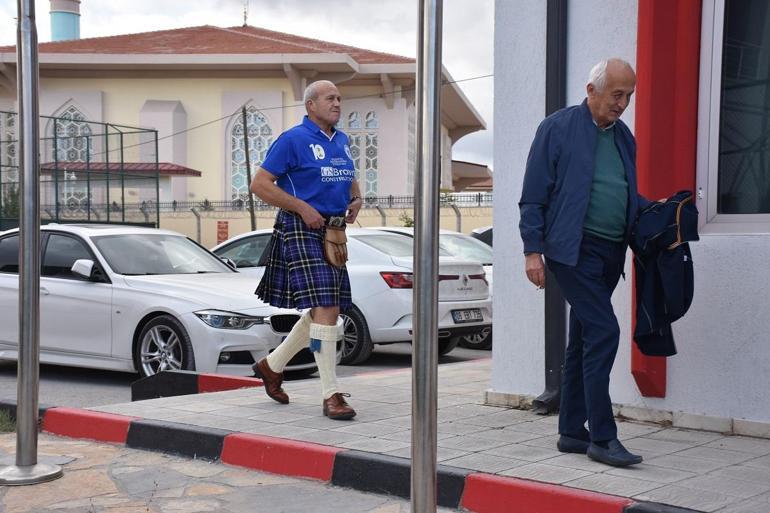 Eskişehirspor’u desteklemek için İskoçya’dan 4 bin kilometre yol yaptı