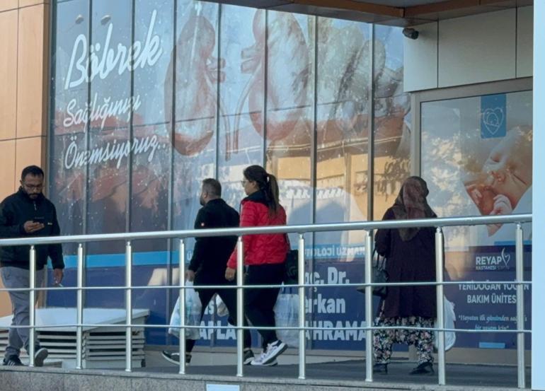 Yenidoğan çetesi soruşturmasında ruhsatı iptal edilen hastaneye ‘kapalıdır’ yazısı asıldı