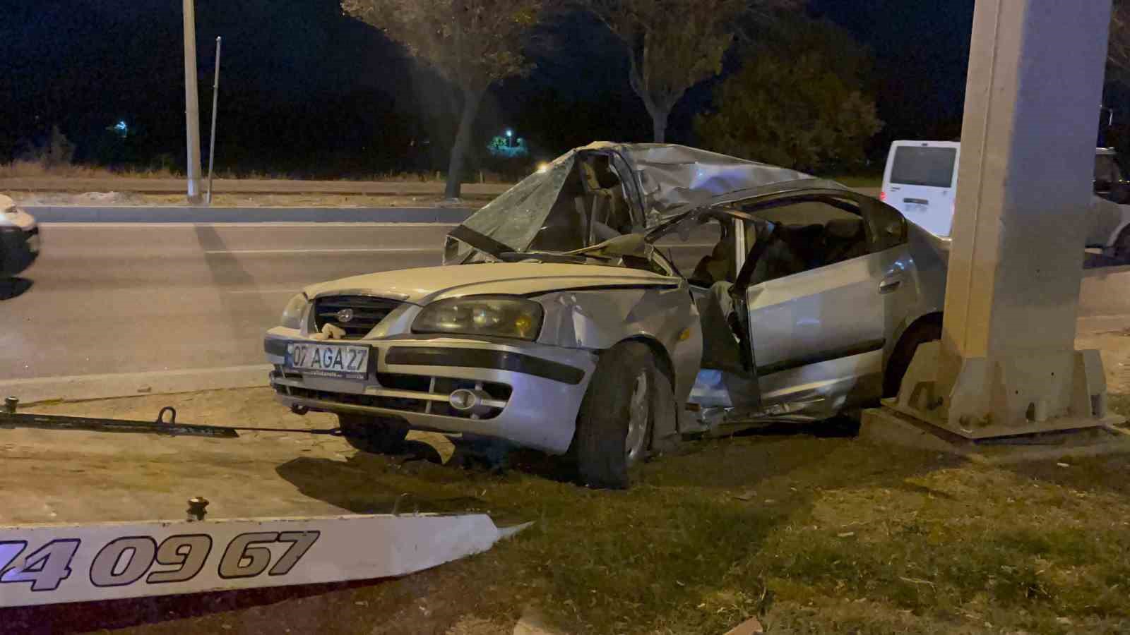 Eskişehir’de feci kaza: İki otomobil çarpıştı, 1’i ağır 4 kişi yaralandı