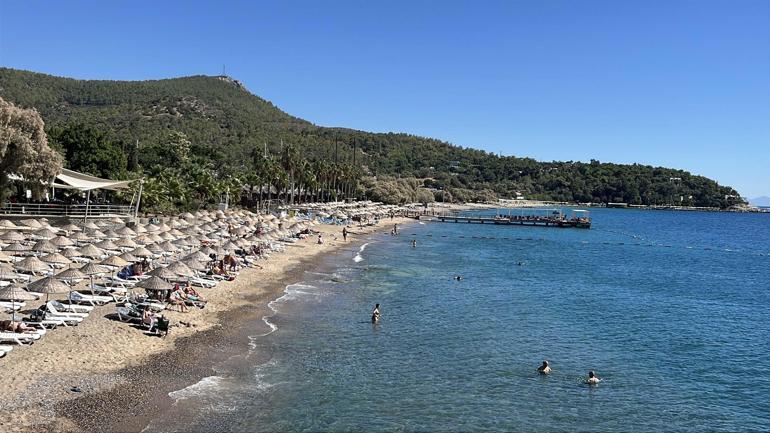 Bodrum'da 'sarı yaz' hareketliliği; turistler denize girdi