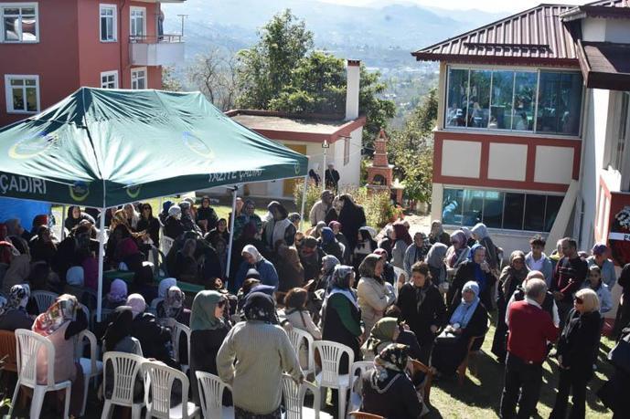 Şarkıcı Gülşen'in babası son yolculuğuna uğurlandı