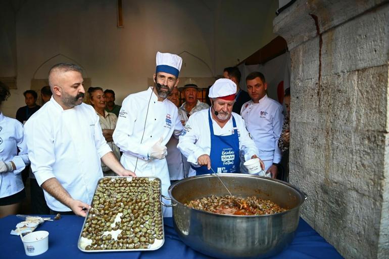 Kuşadası'ndaki salyongoz düellosunda kazanan dostluk oldu