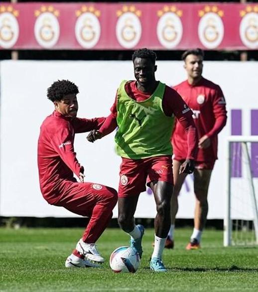 Galatasaray, Beşiktaş derbisinin mesaisine devam etti