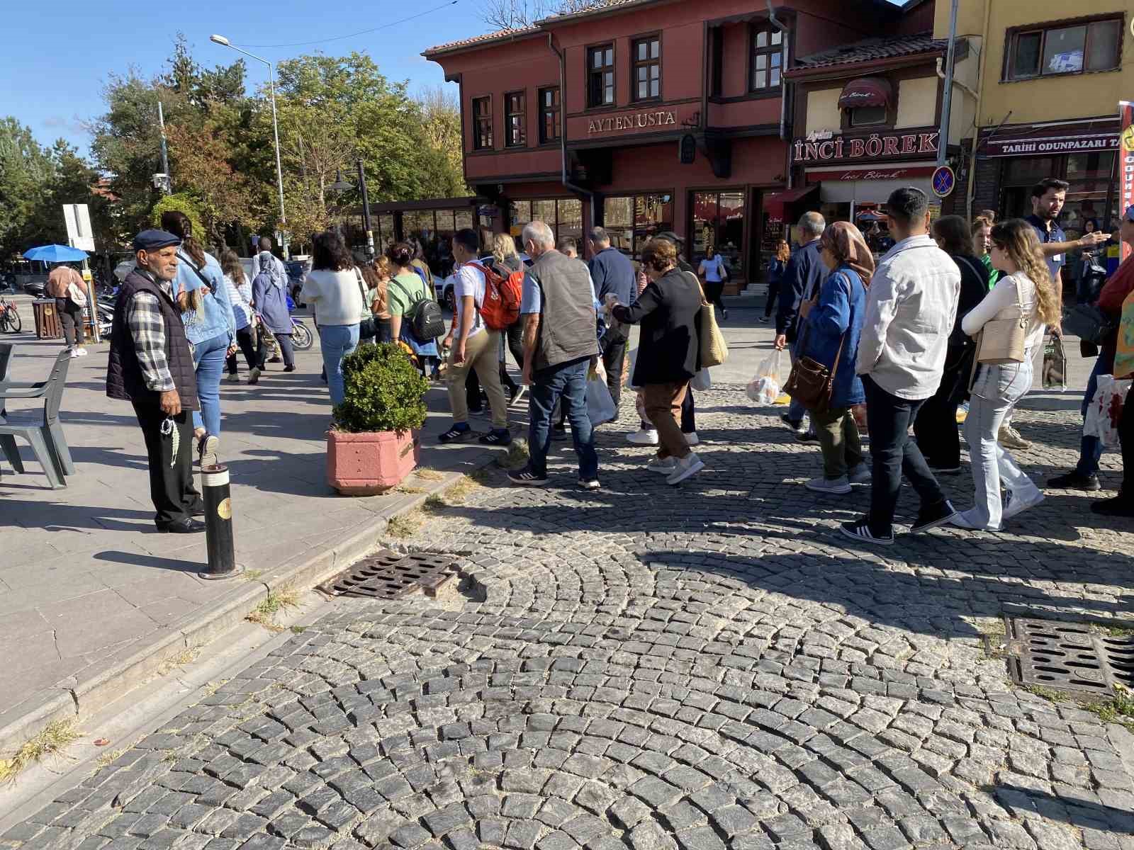 Tarihi Odunpazarı Evleri’nde hafta sonu yoğunluğu