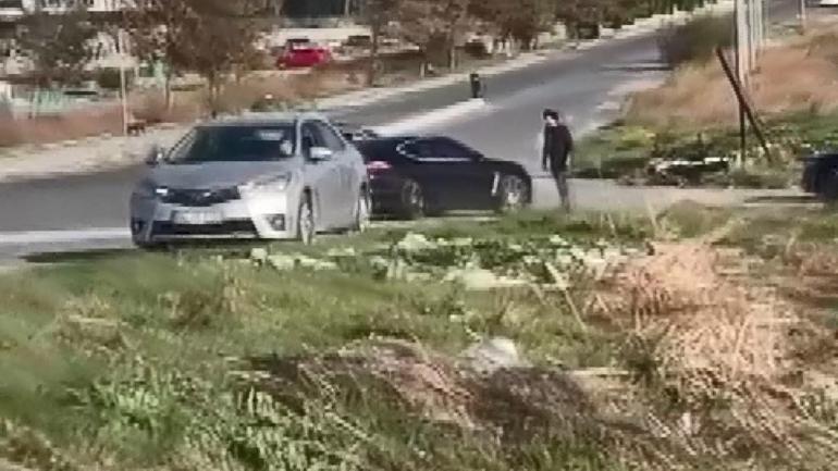 Büyükçekmece’de otomobiliyle husumetlisinin aracına defalarca çarptı