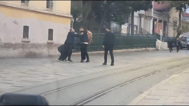 İstiklal Caddesi’ndeki kavgaya polisten anlık müdahale