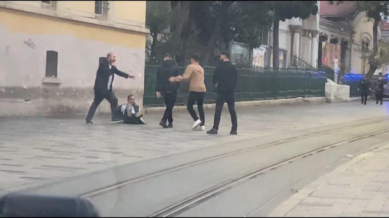 İstiklal Caddesi’ndeki kavgaya polisten anlık müdahale