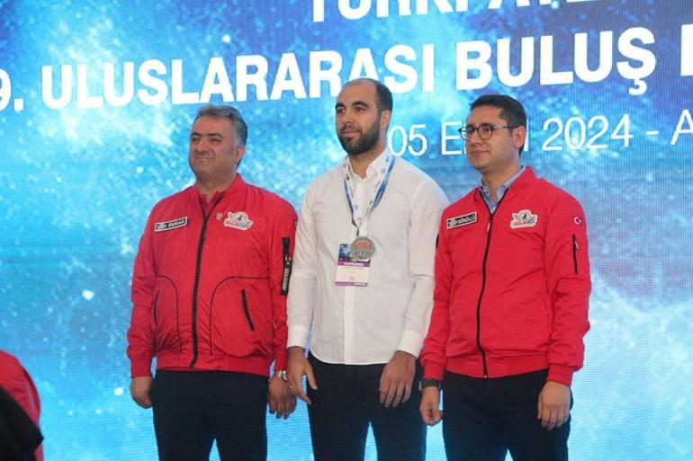 Adana'da ISIF ödülleri sahiplerine verildi