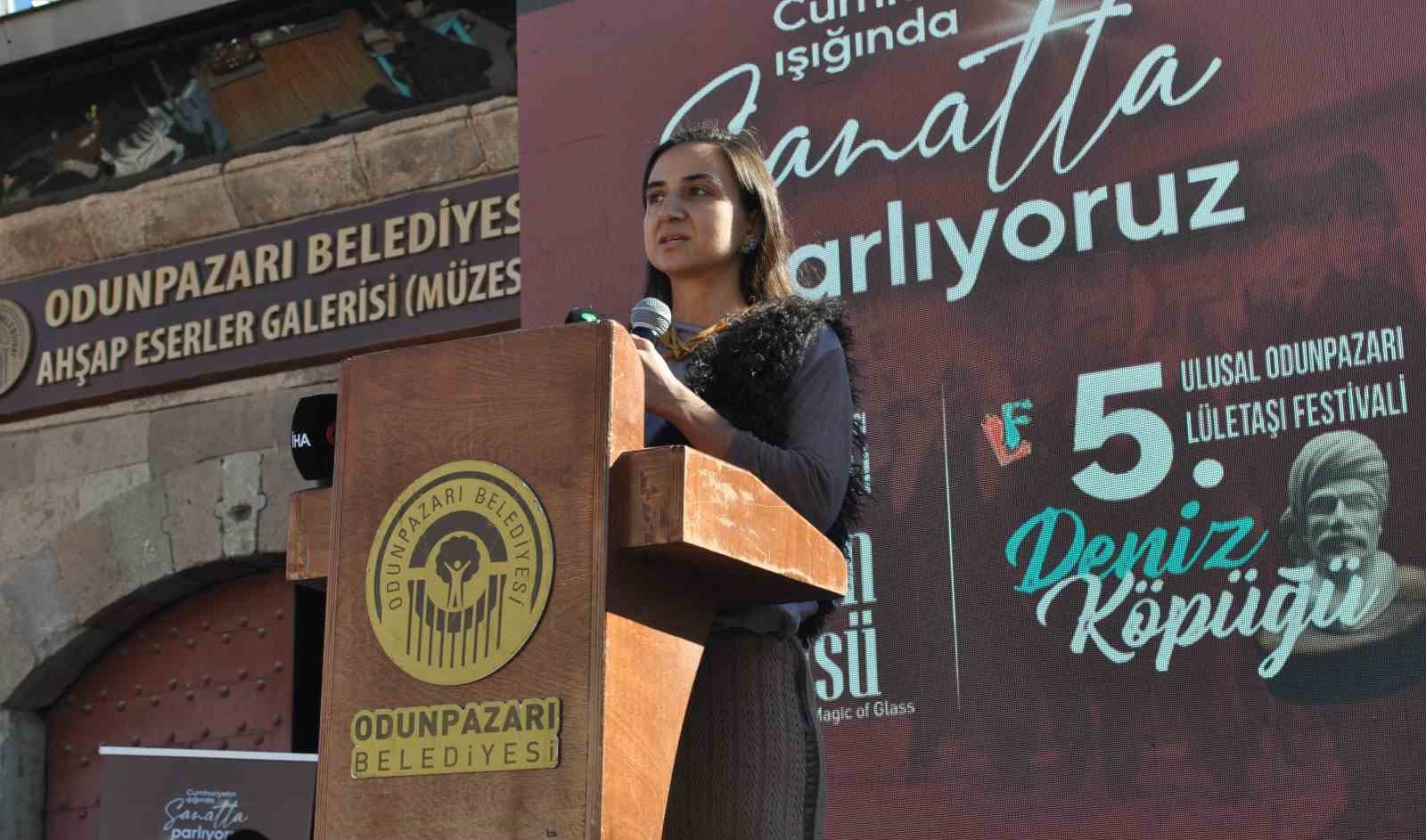 Odunpazarı’nda 2 önemli festivalin açılış programı yoğun katılımla gerçekleşti