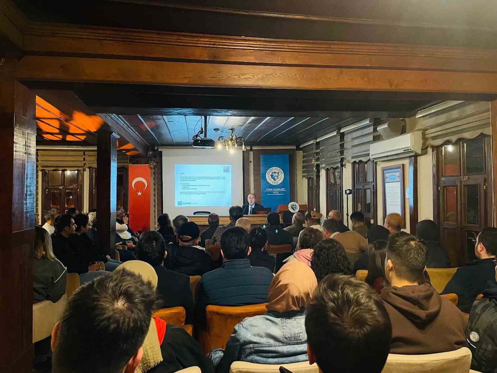 Eskişehir Türk Ocağı ‘Yurt Dışında Eğitim: İmkânlar - Fırsatlar’ konferansı düzenledi